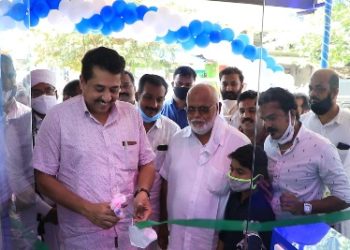 ആദം മൊബൈൽസ്എൻ.ഷംസുദ്ദീൻ എംഎൽഎഉദ്ഘാടനം ചെയ്തു