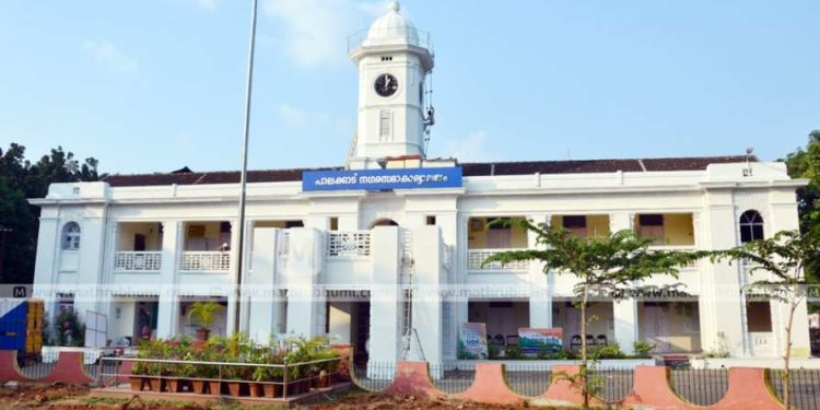 ജി.ബി.റോഡിലെ എ കസ് ലേറ്റർ : നഗരസഭ യോഗത്തിൽ ചൂടേറിയ ചർച്ച