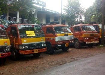 ഭീമമായ പിഴ : ടിപ്പർ തൊഴിലാളികൾ പണിമുടക്കി