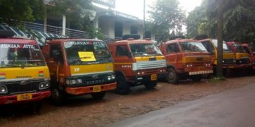 ഭീമമായ പിഴ : ടിപ്പർ തൊഴിലാളികൾ പണിമുടക്കി