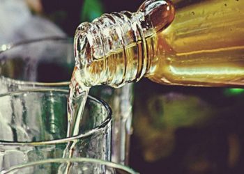 കഞ്ചിക്കോട് മൂന്നു പേര്‍ മരിച്ചു; വ്യാജമദ്യ ദുരന്തമെന്ന്‌ സംശയം