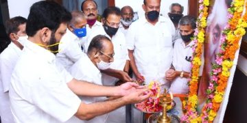ഇന്ദിരാഗാന്ധി ഗാന്ധി അനുസ്മരണം നടത്തി