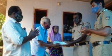 വയോജന ദിനത്തോടനുബന്ധിച്ച്  വൃദ്ധരെ ആദരിച്ചു