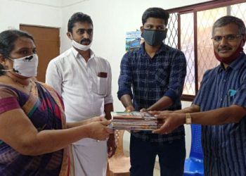 സർവ്വോദയ വായനശാലയ്ക്ക് സമ്മാനമായി  ഗാന്ധി പുസ്തകങ്ങൾ  