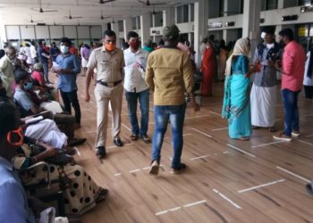 ജില്ലാ ആശുപത്രിയിലെ ഒ പി യില്‍ വന്‍തിരക്ക്