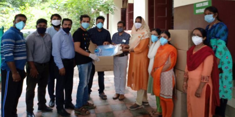 കോവിഡ് കേന്ദ്രത്തിന് സഹായം എത്തിച്ചു