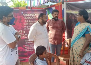 വാളയാർ: മാതാപിതാക്കളുടെ സത്യഗ്രഹ പന്തൽ ഫ്രറ്റേണിറ്റി നേതാക്കൾ സന്ദർശിച്ചു