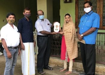 നീറ്റ് റാങ്ക് ജേതാവിനെ അനുമോദിച്ചു.