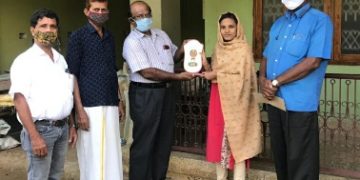 നീറ്റ് റാങ്ക് ജേതാവിനെ അനുമോദിച്ചു.