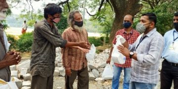 നബിദിനത്തിൽ ഭക്ഷണം വിതരണം ചെയ്ത് യുവസ്വരാജ് മാതൃകയായി