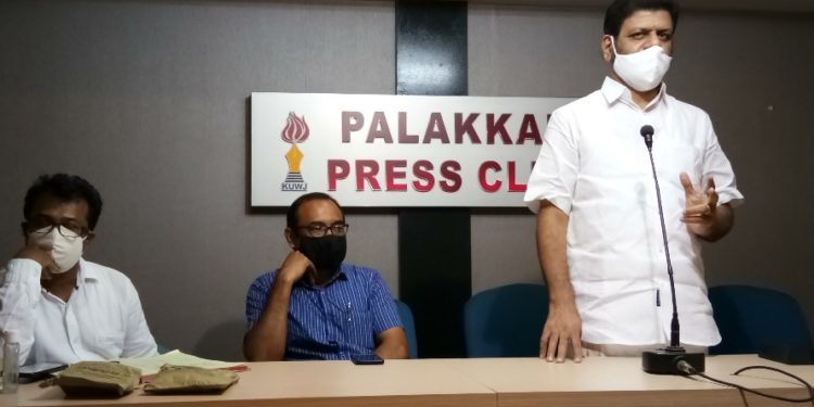 മാധ്യമ പ്രവർത്തകർക്കെതിരെ കേസ് : ഭരണകൂട ഭീകരത :  VK ശ്രീകണ്ഠൻ MP