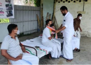 രണ്ടാം വാർഡ് കൗൺസിലർ പിഎസ് വിപിൻ ഉപവാസ സമരം നടത്തുന്നു