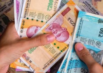 വാളയാർ ചെക്ക് പോസ്റ്റിൽ വിജിലൻസ് റെയ്ഡ്