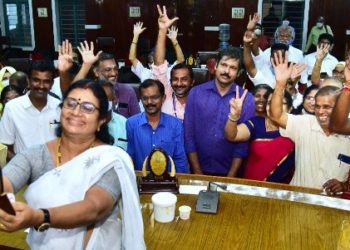 ചിരിയിൽ അവസാനിപ്പിച്ച് നഗരസഭാ യോഗം