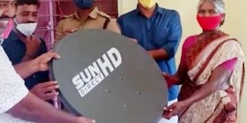 ഓൺ ലൈൻ പഠനത്തിനായി സൗജന്യ ടി.വി നല്കി