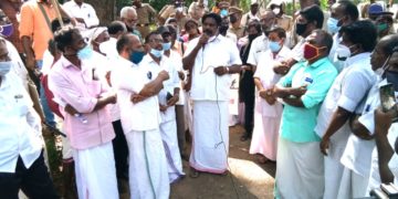വാളയാർ : കാല്‍നട യാത്ര മന്ത്രിയുടെ വസതിക്കു മുന്നില്‍ പോലീസ് തടഞ്ഞു