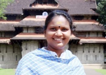 രമ്യ ഹരിദാസ് കാൽ വഴുതി വീണ് കാലിന്റെ എല്ലുപൊട്ടി