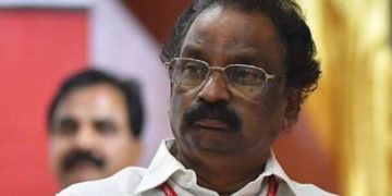 തോക്ക് കണ്ടാല്‍ പേടിക്കാത്ത നേതാവാണ് ഭരിക്കുന്നത്,ഉലക്ക കാട്ടി പേടിപ്പിക്കരുതെന്ന് എ.കെ. ബാലന്‍