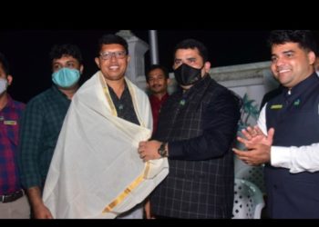 നി​ഖി​ൽ കൊ​ടി​യ​ത്തൂ​രി​നെ ജെ​സി​ഐ ആ​ദ​രി​ച്ചു.