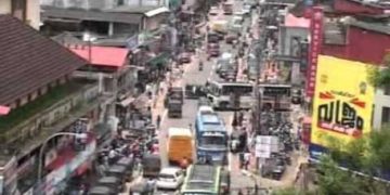 ഒറ്റപ്പാലത്ത് ഓപ്പറേഷൻ ആനന്ത :  രണ്ടാമത്തെ കെട്ടിടവും പൊളിച്ചു