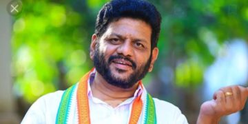 ഭവദാസടക്കം 13 വിമതരെ കോൺഗ്രസ് പുറത്താക്കി