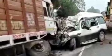 വ​ട​ക്ക​ഞ്ചേ​രി​യി​ൽ നി​ർ​ത്തി​യി​ട്ട ലോ​റി​ക്കു പി​ന്നി​ൽ കാ​റി​ടി​ച്ച് ര​ണ്ടു​പേ​ർ മ​രി​ച്ചു