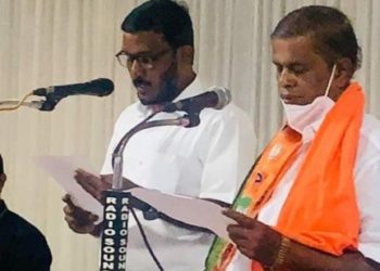 സത്യപ്രതിജ്ഞാ ചടങ്ങുകള്‍ പുരോഗമിക്കുന്നു