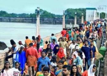 മലമ്പുഴ ഡാം : സഞ്ചാരികളുടെ വൻ തിരക്ക്.