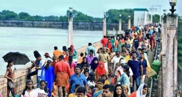മലമ്പുഴ ഡാം : സഞ്ചാരികളുടെ വൻ തിരക്ക്.