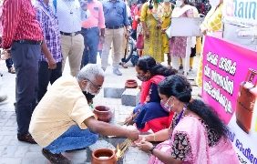 പാചക വാതക വില വർധനവിൽ പ്രതിഷേധിച്ചു