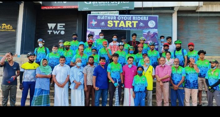 ആലത്തൂർ സൈക്കിൾ റൈഡേഴ്സ് ക്ലബ്ബിന്റെ പുതിയ ജേഴ്സി പ്രകാശനം ചെയ്തു