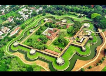 മലമ്പുഴ ഉദ്യാനത്തിന്റെ മതിൽ കാട്ടാന  തകർത്തു.