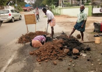 പൈപ്പ് പൊട്ടി ജലം പാഴാവുന്നത് അറ്റകുറ്റപണി നടത്തി