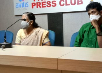 സ്വത്ത് തട്ടിയെടുക്കാൻ മകനും മരുമകളും  അപായപ്പെടുത്താൻ ശ്രമിക്കുന്നതായി ആരോപണം.