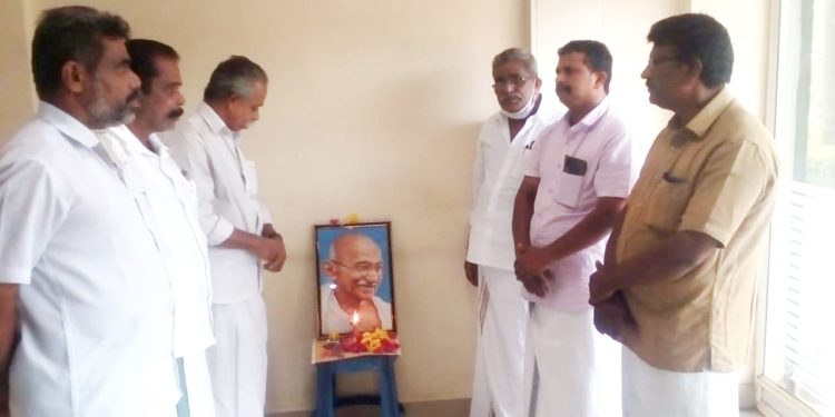 ചമ്പാരൻ സമരത്തെ ഓർമ്മിപ്പിക്കുന്നതാണ്  കർഷക സമരം: കോൺഗ്രസ്സ്