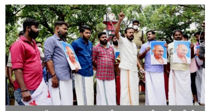 ഡിവൈഎഫ്ഐ പ്രതിമയ്ക്കുചുറ്റും സംരക്ഷണകവചം തീർത്തു