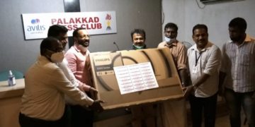 പ്രസ്സ് ക്ലബ്ബിലേക്ക് ടി.വി. സമ്മാനിച്ചു.
