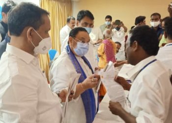 ബി.ജെ പി അഖിലേന്ത്യ പ്രസിഡന്റ്   നദ്ദയുമായി ആൾ ഇന്ത്യാ വീരശൈവ സഭ ഭാരവാഹികൾ കൂടി കാഴ്ച്ച നടത്തി