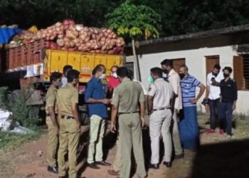 മണ്ണാർക്കാട് വൻ സ്ഫോടക ശേഖര വേട്ട  പിടികൂടിയത് 5കോടി രൂപയുടെ ജലാറ്റിൻ സ്റ്റിക്കുകൾ