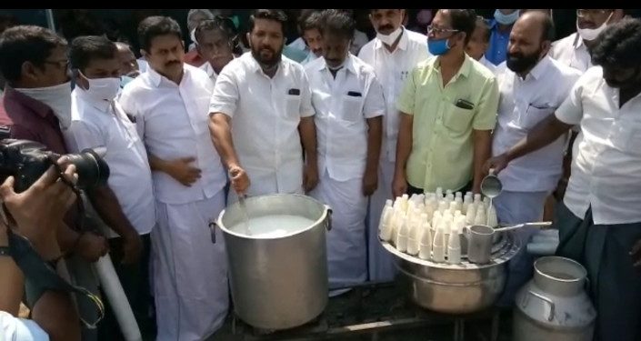 ക്ഷീര സംഘങ്ങൾക്കുള്ള പാൽ സംഭരണത്തിൻ്റെ ക്വാട്ടസമ്പ്രദായംനിർത്തലാക്കും ‘.ഷാഫി പറമ്പിൽ