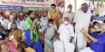 വാളയാർ: സത്യാഗ്രഹം ശക്തമാക്കുന്നു.