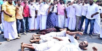 യൂത്ത് കോൺഗ്രസ് ശയനപ്രദക്ഷണം നടത്തി