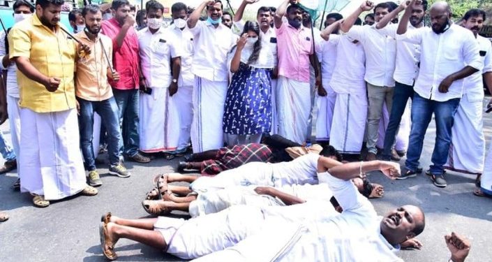 യൂത്ത് കോൺഗ്രസ് ശയനപ്രദക്ഷണം നടത്തി