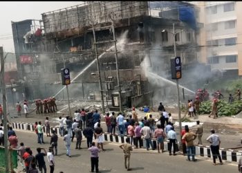 നഗരത്തിൽ വൻ തീപിടിത്തം; ഹോട്ടൽ കത്തിനശിച്ചു