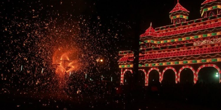 മണപ്പുള്ളിക്കാവ് വേലയ്ക്ക് കൊടിയേറി