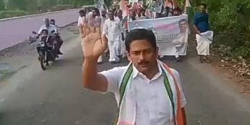സ്ഥാനാർഥിയുടെ പദയാത്രയിൽ സഹകരിച്ച് നല്ലേപ്പിള്ളിയിലെ ജനങ്ങൾ