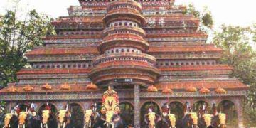 നെന്മാ​റ- വ​ല്ല​ങ്ങി വേ​ല​യ്ക്ക് കൊ​ടി​യേ​റ്റം ന​ട​ത്തി.