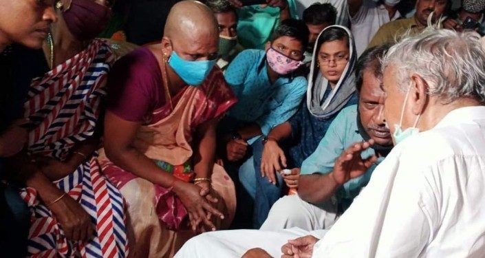 വളയാർ അമ്മയെ ഉമ്മൻ ചാണ്ടി സന്ദർശിച്ചു