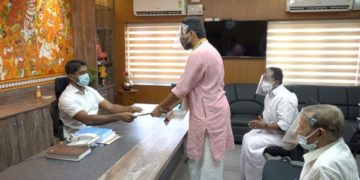 ഇന്ന് അഞ്ച് സ്ഥാനാര്‍ത്ഥികള്‍ നാമനിര്‍ദേശപത്രിക സമര്‍പ്പിച്ചു