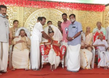 പാലക്കട്ടുശ്ശേരി ശേഖരി വർമ  രാജാവിനെ ആദരിച്ചു